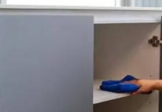 在室內(nèi)進行保潔的時候，要注意什么？