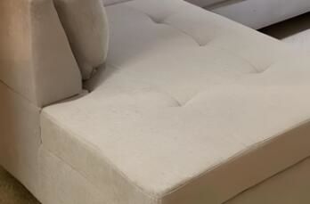 清潔布藝沙發(fā)這種家具的時候，要注意什么呢？