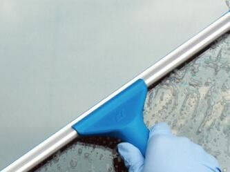 高空進(jìn)行玻璃清潔作業(yè)的時(shí)候，要注意什么呢？